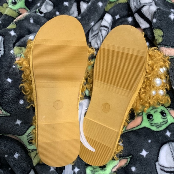 Girl sandals - Picture 2 of 2